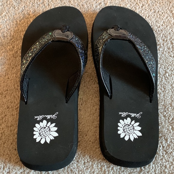 Yellow Box Women's Feliks Flip-Flop - NWOT - Picture 5 of 8